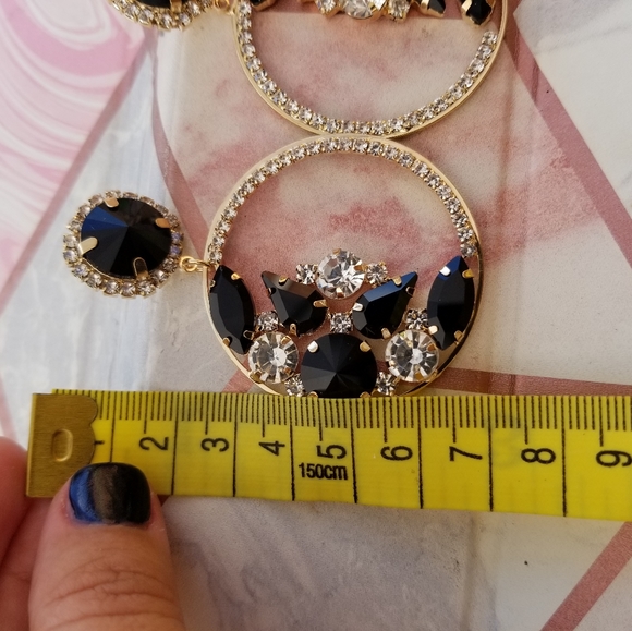 Black gemstones rhinestone earrings  with gold back, custom jewelry. - Picture 5 of 7